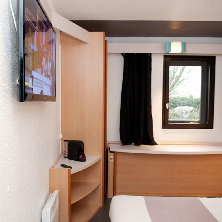 Egg Hotel Gonesse Exterior photo